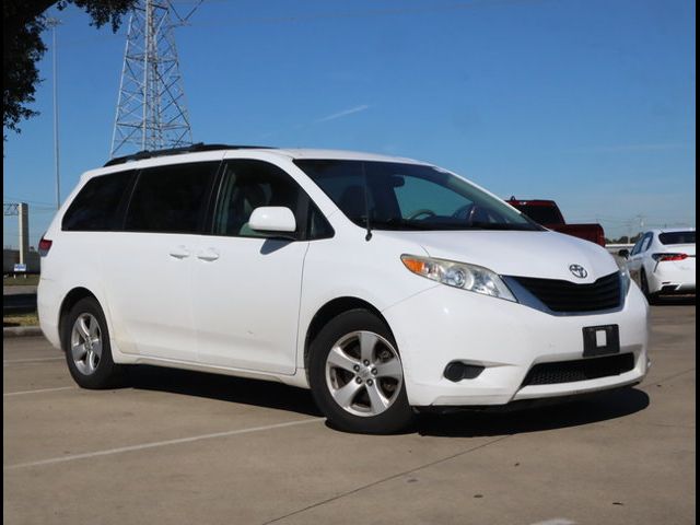 2013 Toyota Sienna LE