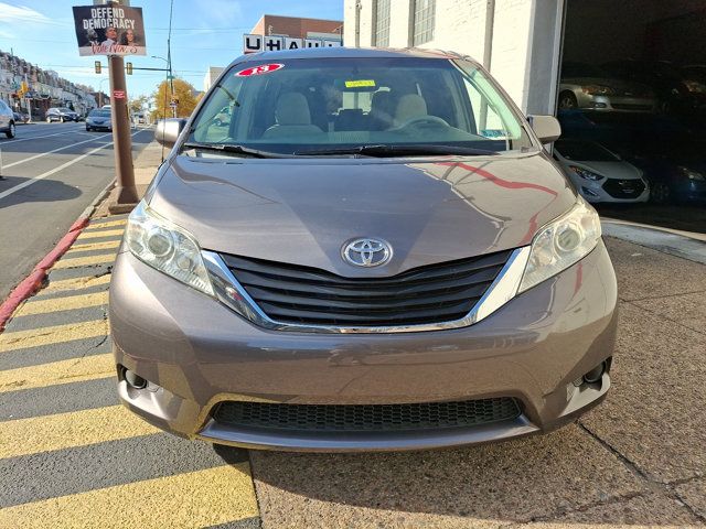 2013 Toyota Sienna LE