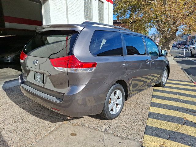 2013 Toyota Sienna LE