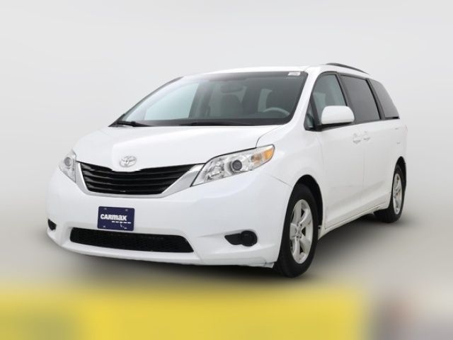 2013 Toyota Sienna LE