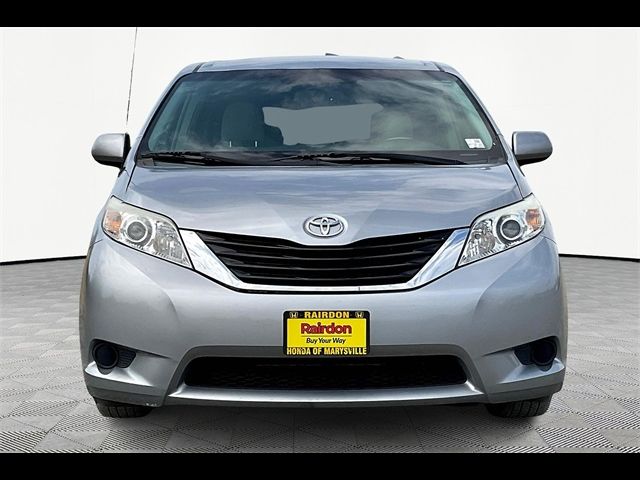 2013 Toyota Sienna LE Auto Access Seat