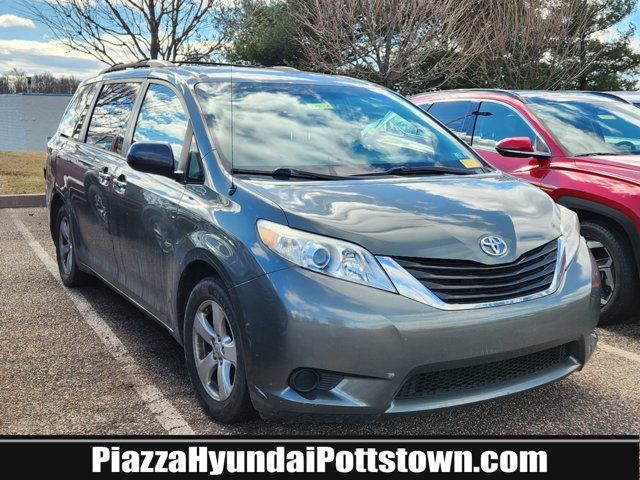 2013 Toyota Sienna LE