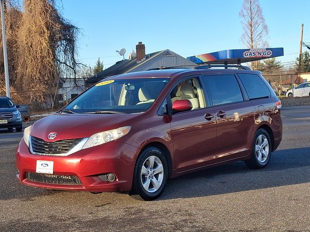 2013 Toyota Sienna LE