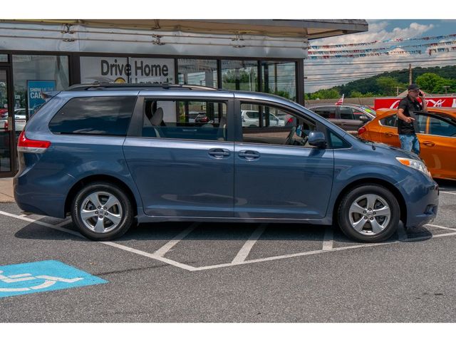 2013 Toyota Sienna LE