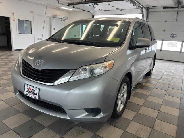 2013 Toyota Sienna LE