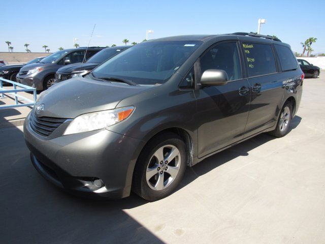 2013 Toyota Sienna LE