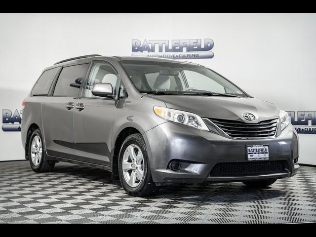 2013 Toyota Sienna LE