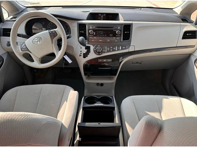 2013 Toyota Sienna LE