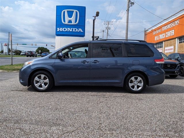 2013 Toyota Sienna LE