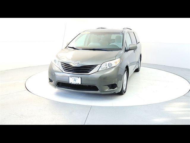 2013 Toyota Sienna LE