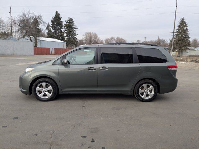 2013 Toyota Sienna LE