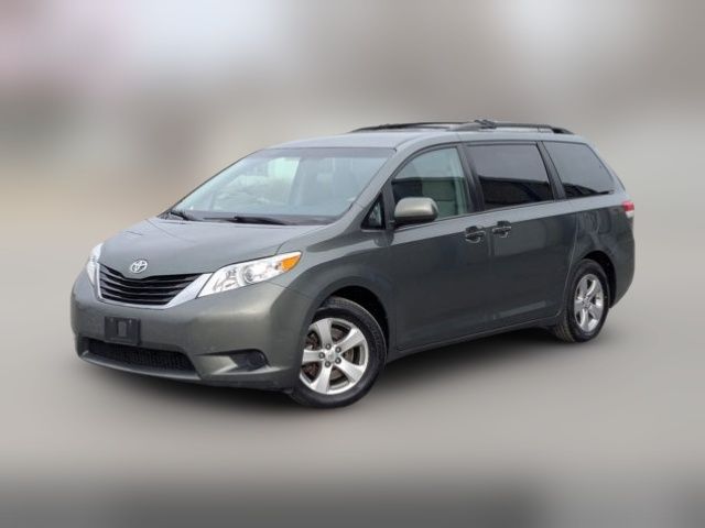 2013 Toyota Sienna LE