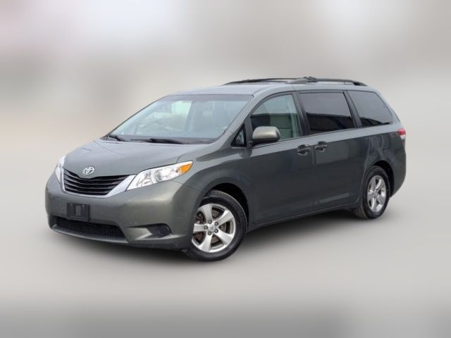 2013 Toyota Sienna LE