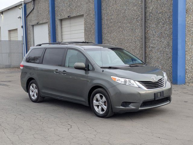 2013 Toyota Sienna LE