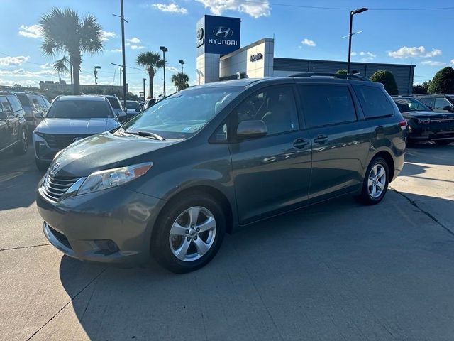 2013 Toyota Sienna LE