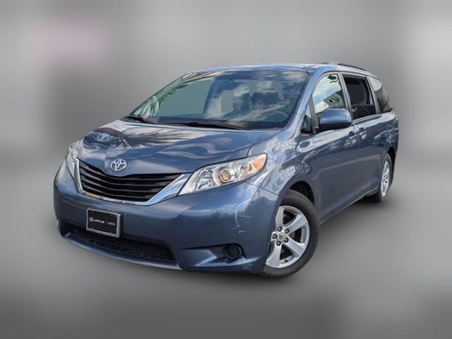 2013 Toyota Sienna LE