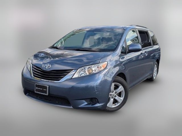 2013 Toyota Sienna LE