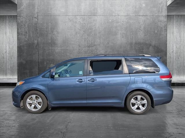 2013 Toyota Sienna LE