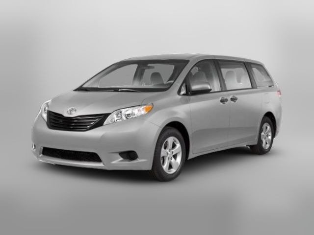 2013 Toyota Sienna LE
