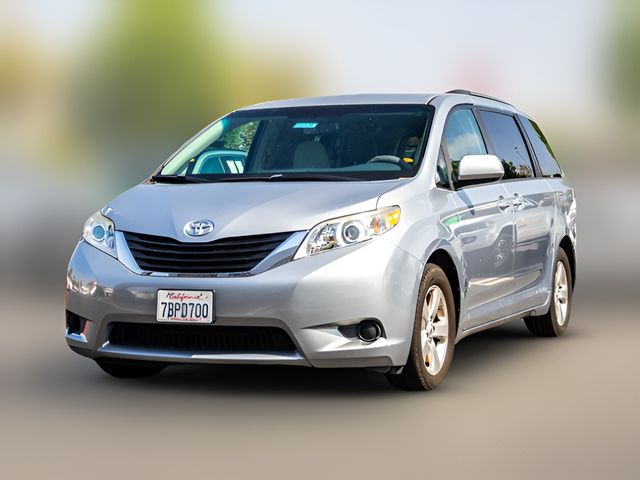 2013 Toyota Sienna LE