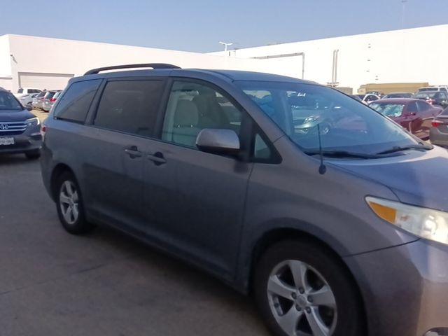 2013 Toyota Sienna LE