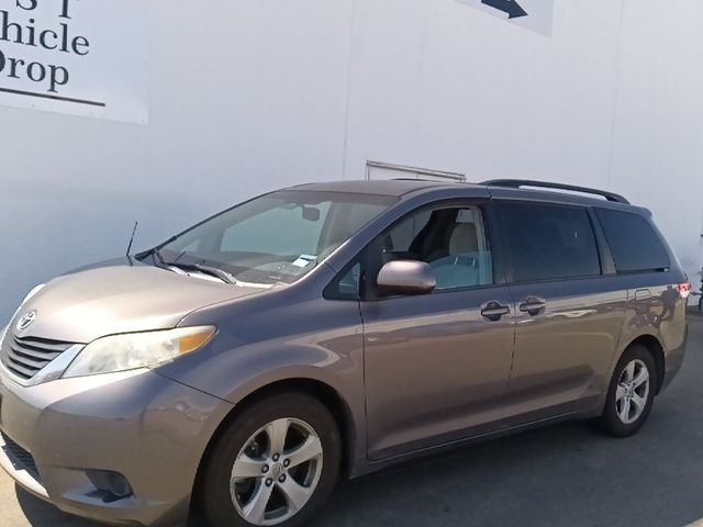 2013 Toyota Sienna LE