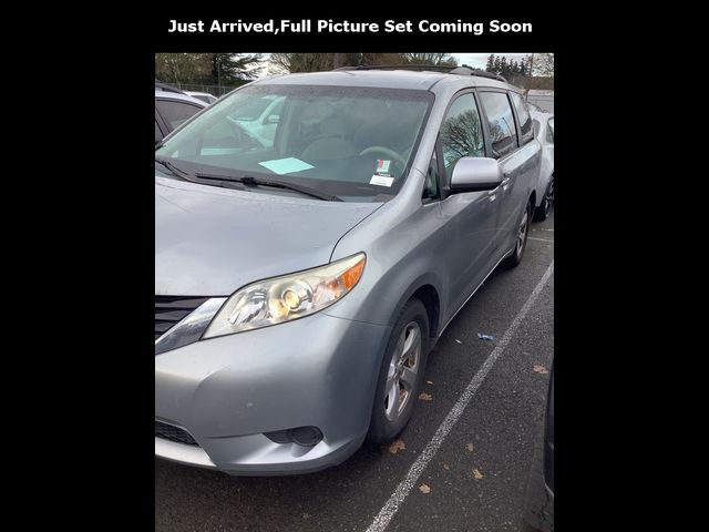 2013 Toyota Sienna LE