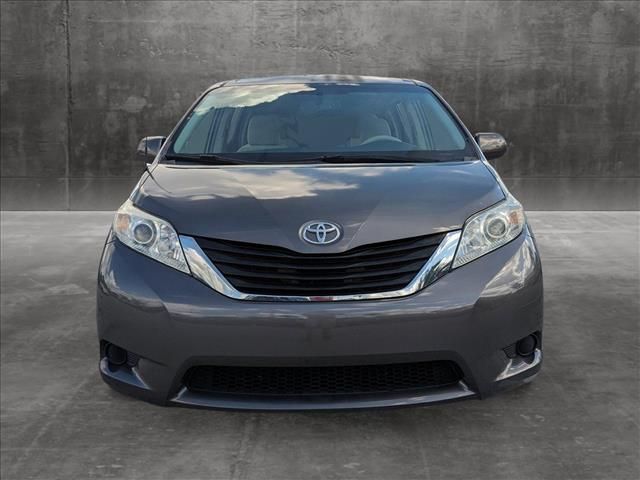 2013 Toyota Sienna LE