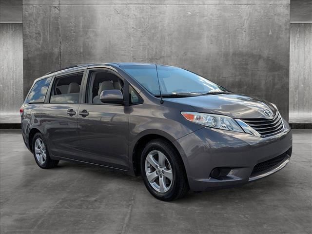 2013 Toyota Sienna LE