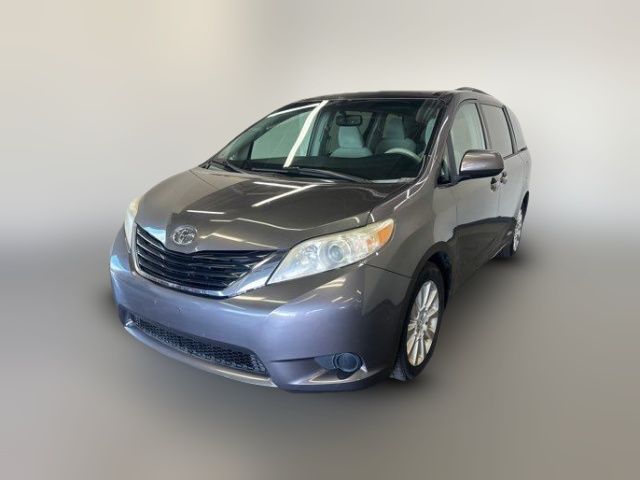 2013 Toyota Sienna LE