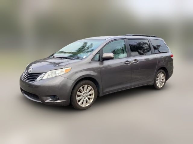 2013 Toyota Sienna LE