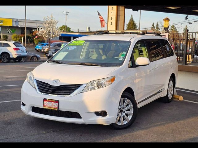 2013 Toyota Sienna LE