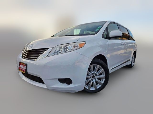2013 Toyota Sienna LE