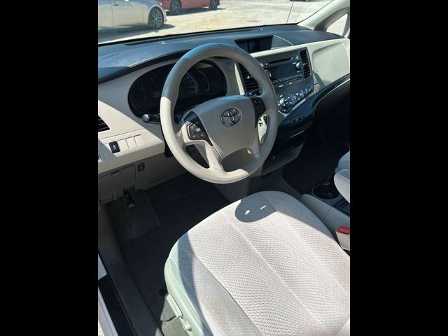 2013 Toyota Sienna 
