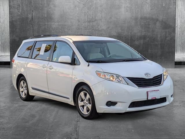 2013 Toyota Sienna LE