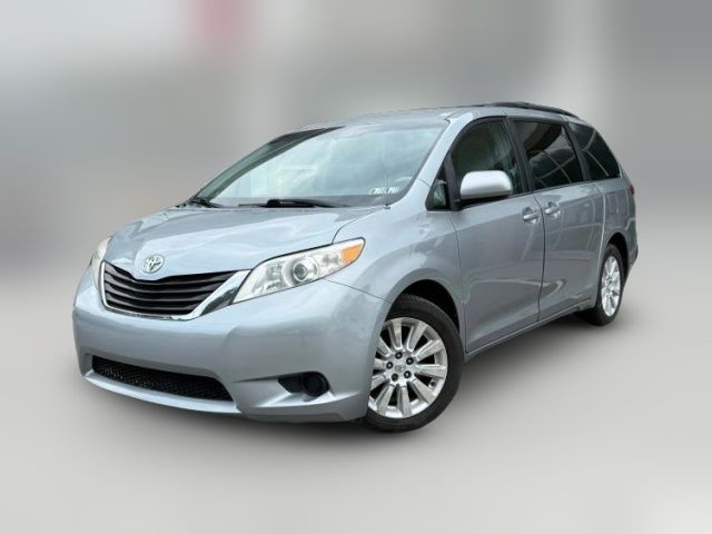 2013 Toyota Sienna LE