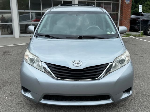 2013 Toyota Sienna LE