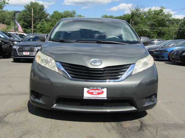 2013 Toyota Sienna LE