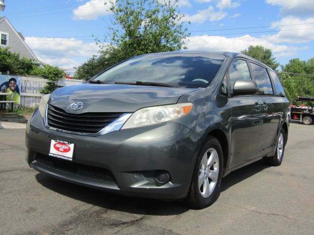 2013 Toyota Sienna LE