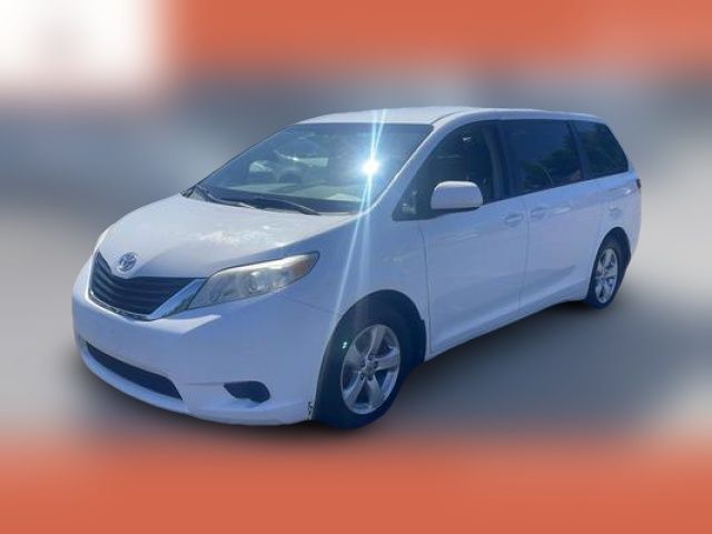 2013 Toyota Sienna LE