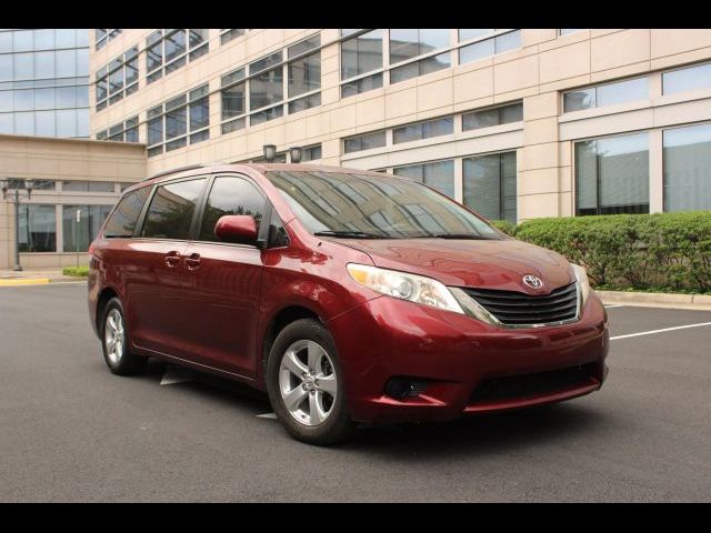 2013 Toyota Sienna LE
