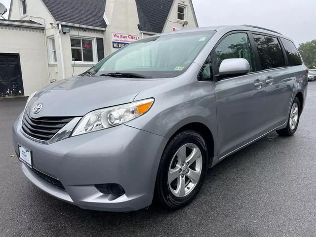 2013 Toyota Sienna LE