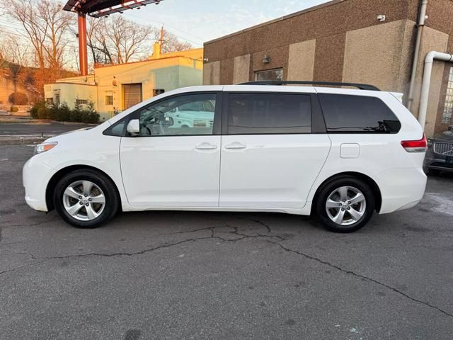 2013 Toyota Sienna LE