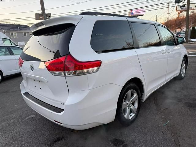 2013 Toyota Sienna LE