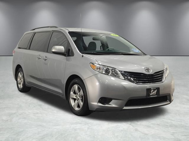2013 Toyota Sienna LE Auto Access Seat