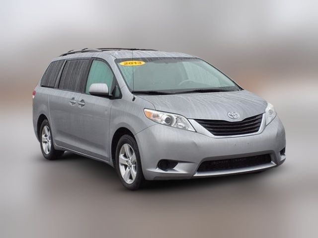 2013 Toyota Sienna LE Auto Access Seat