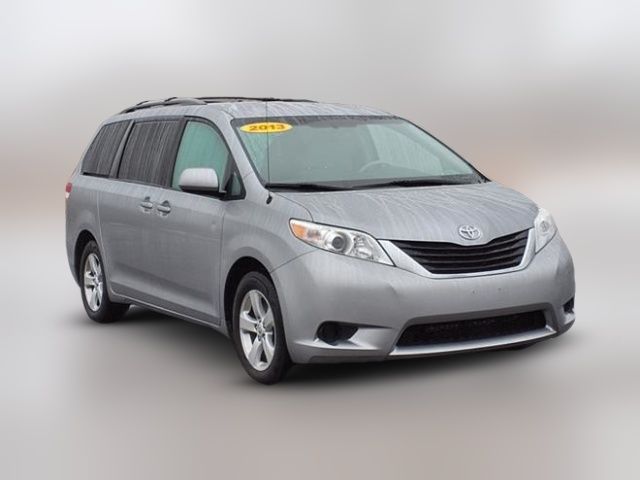 2013 Toyota Sienna LE Auto Access Seat