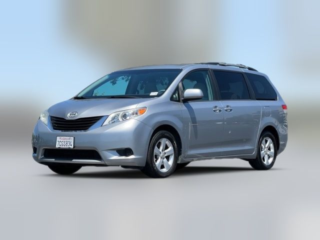 2013 Toyota Sienna LE Auto Access Seat