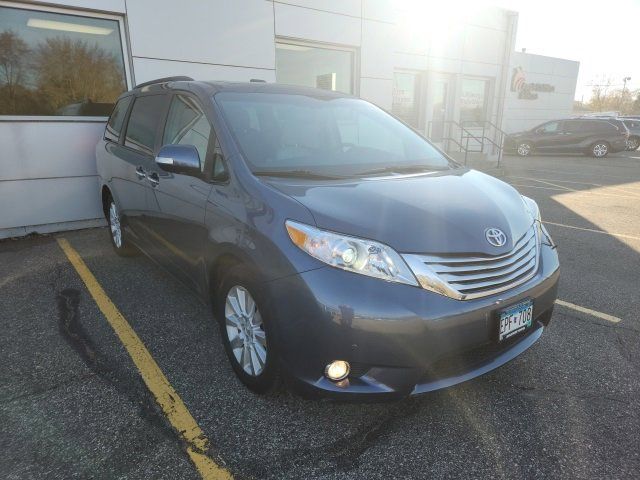 2013 Toyota Sienna 