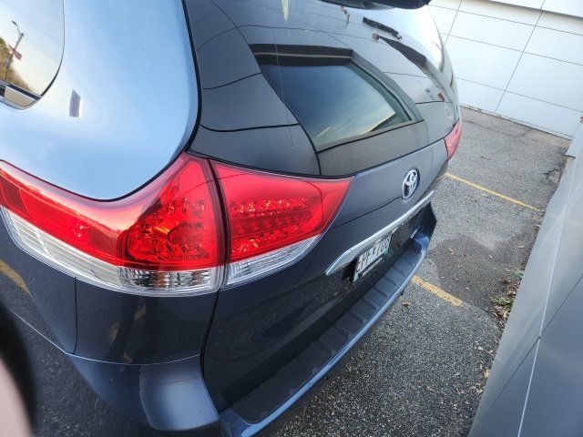 2013 Toyota Sienna 